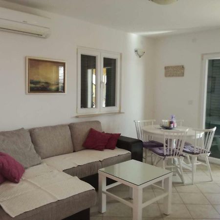 Apartman Dora Povljana Zewnętrze zdjęcie
