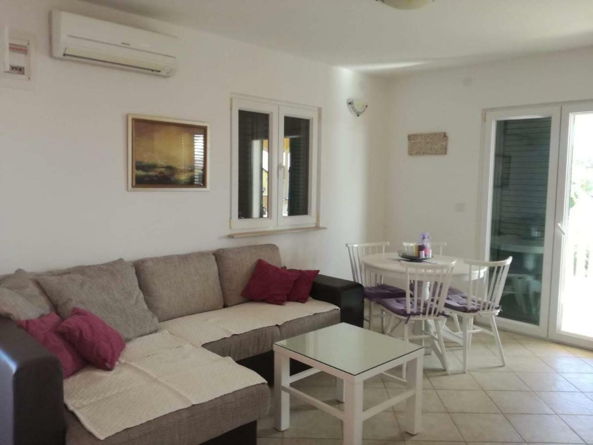 Apartman Dora Povljana Zewnętrze zdjęcie