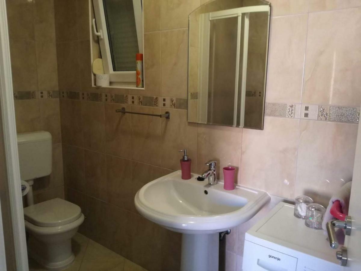 Apartman Dora Povljana Zewnętrze zdjęcie